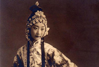 Evolution of Chinese beauties in a century