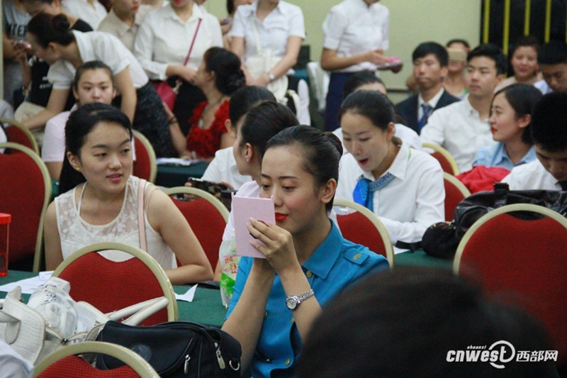 400 pretty faces vie for becoming flight attendants