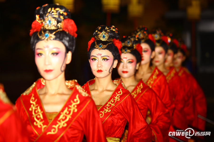 Xi'an holds ancient welcome ceremony for guests attending 2015 Euro-Asia Economic Forum