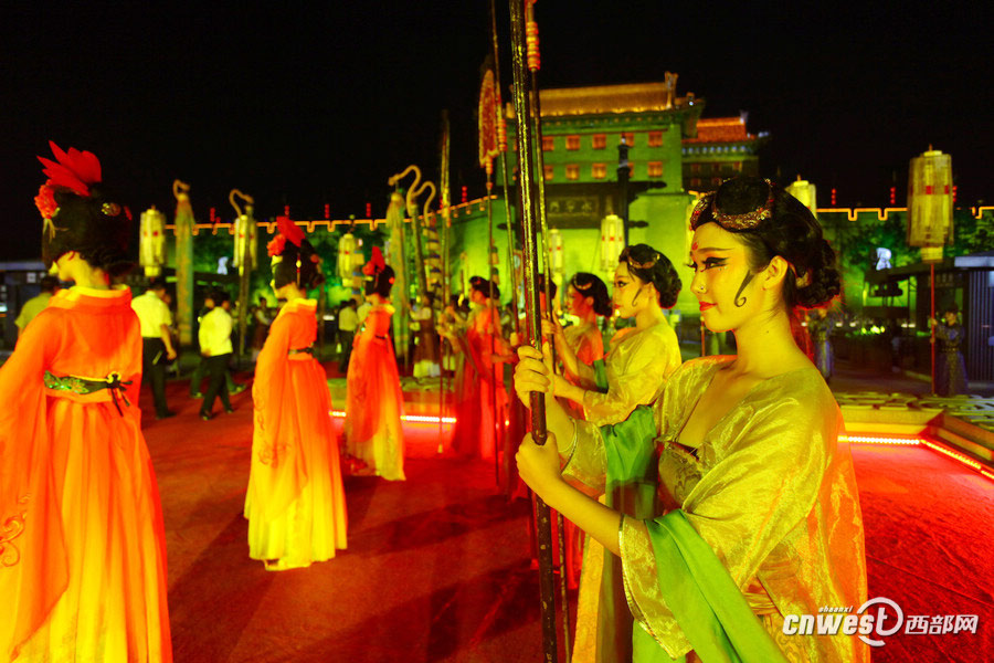 Xi'an holds ancient welcome ceremony for guests attending 2015 Euro-Asia Economic Forum