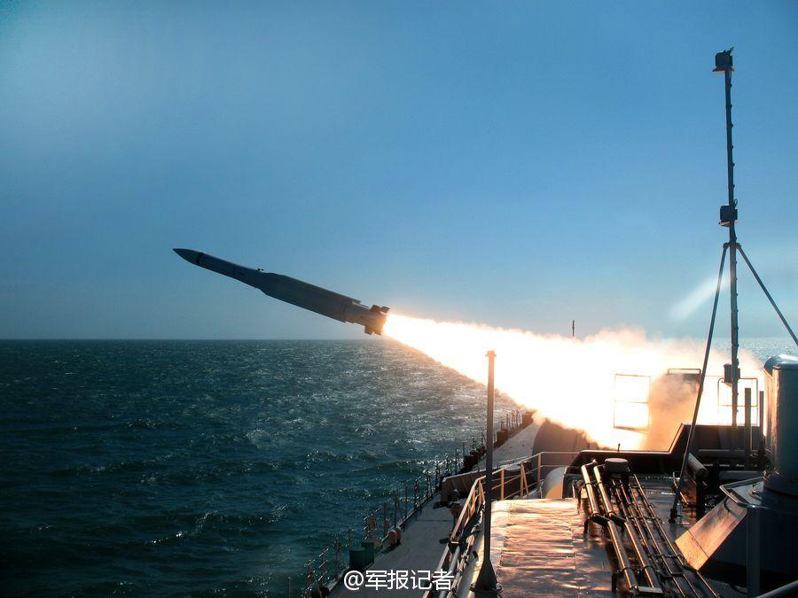 Stunning moments in East China Sea Fleet’s training 