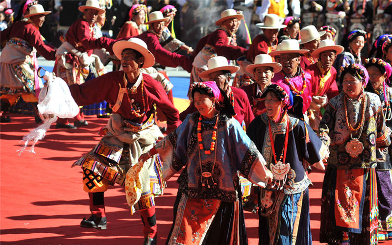 Danba Tibetan Festival kicks off in golden autumn