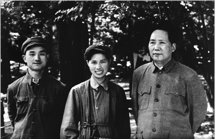 Chinese leaders in lens of photographer Hou Bo