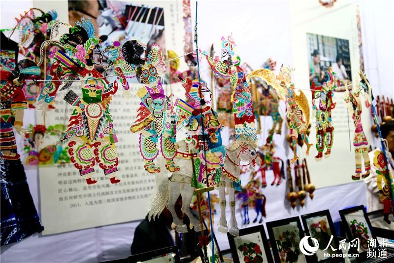 Intangible cultural heritage exhibition along Yangtze River opens in Hubei