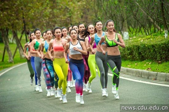 Charming female bodybuilders of Chengdu University