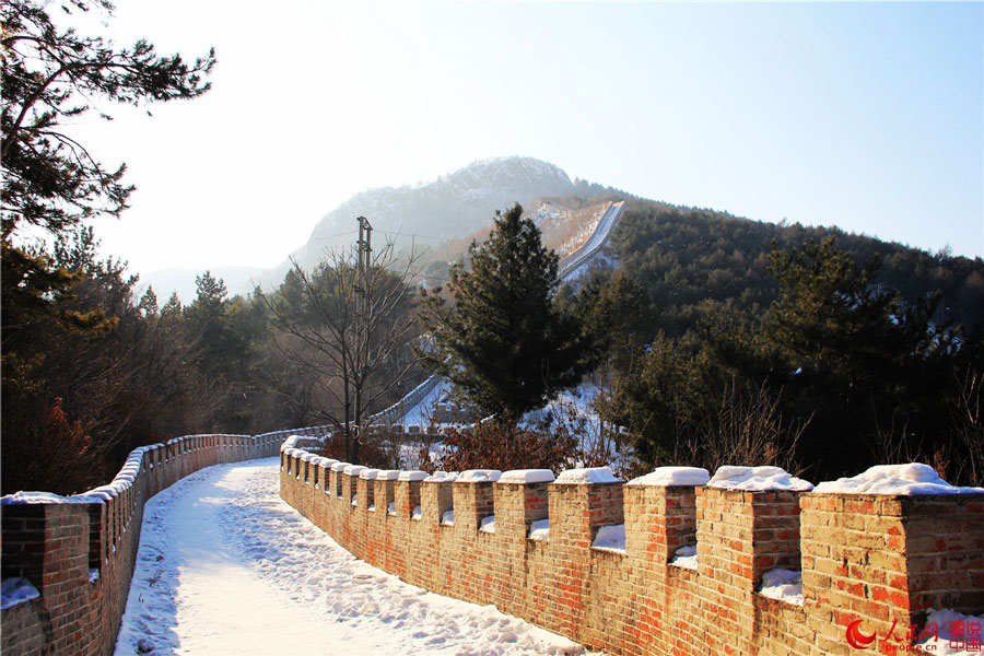 Copycat Great Wall in snow in NE China 