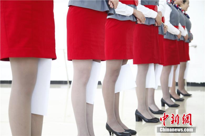 Future stewardesses take 'acrobatic' training 