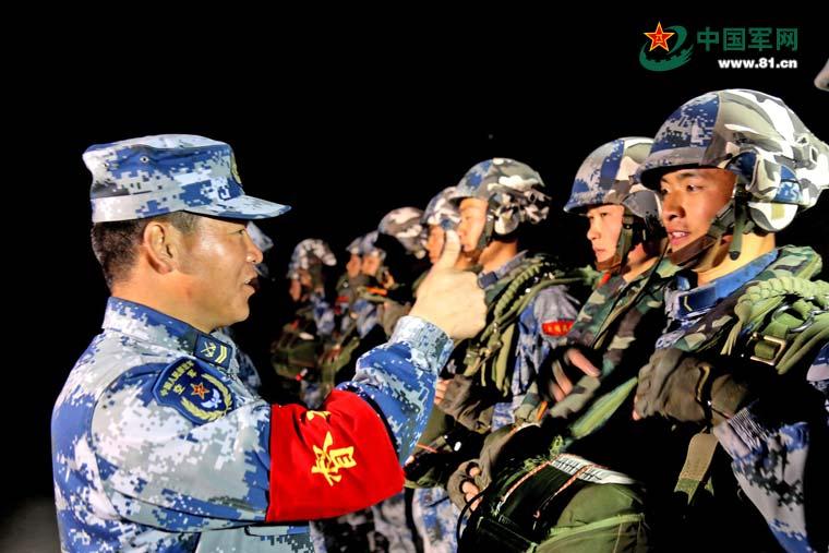 PLA's paratroopers conduct night training