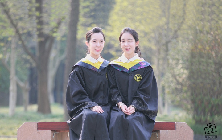 Twin sisters admitted to top universities in UK