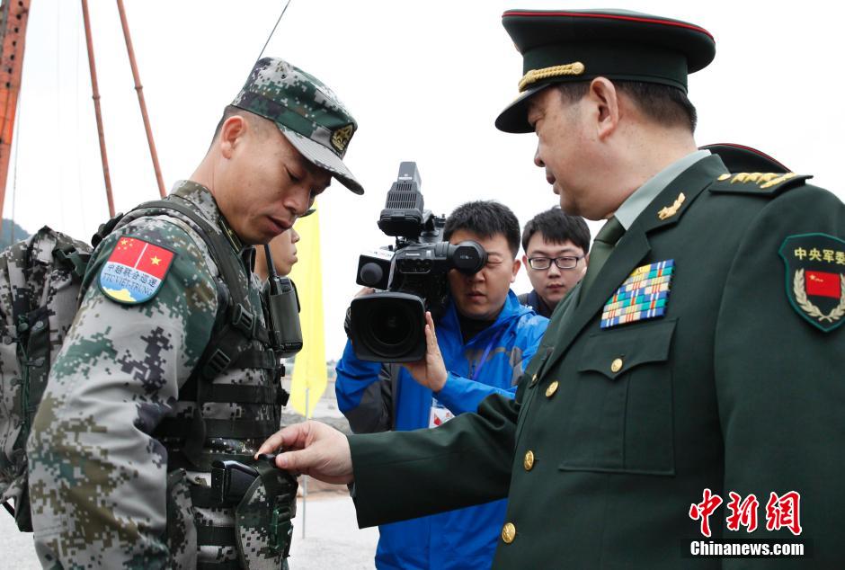 Chinese, Vietnamese defense ministers witness joint patrols