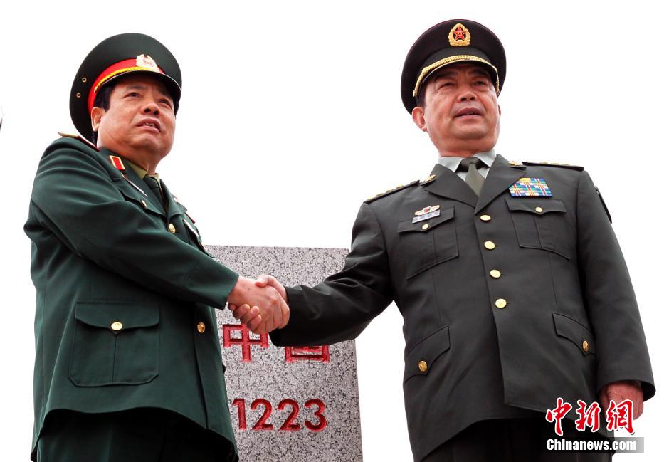 Chinese, Vietnamese defense ministers witness joint patrols