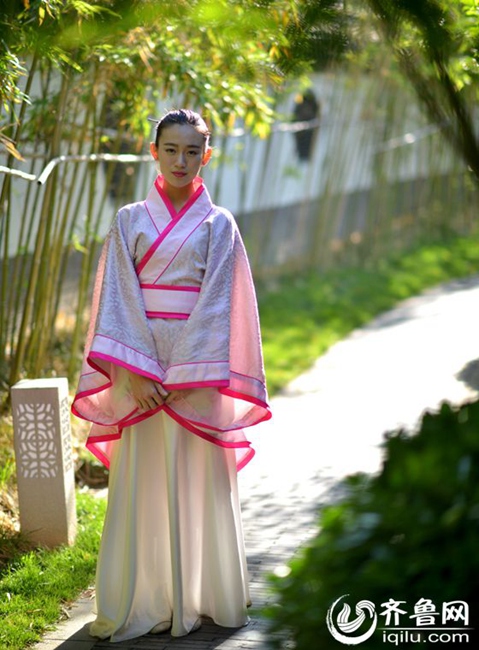 Charming dancing students pose for graduation photos