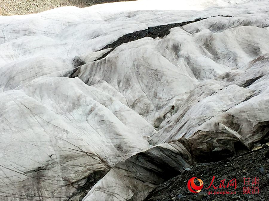 Amazing scenery of Gansu's Qiyi Glacier