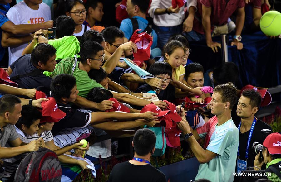 Tomas Berdych won 2-1 to claim the title.