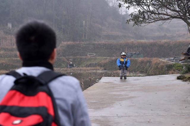 Photo story: A father's reunion with his 3-year-old son