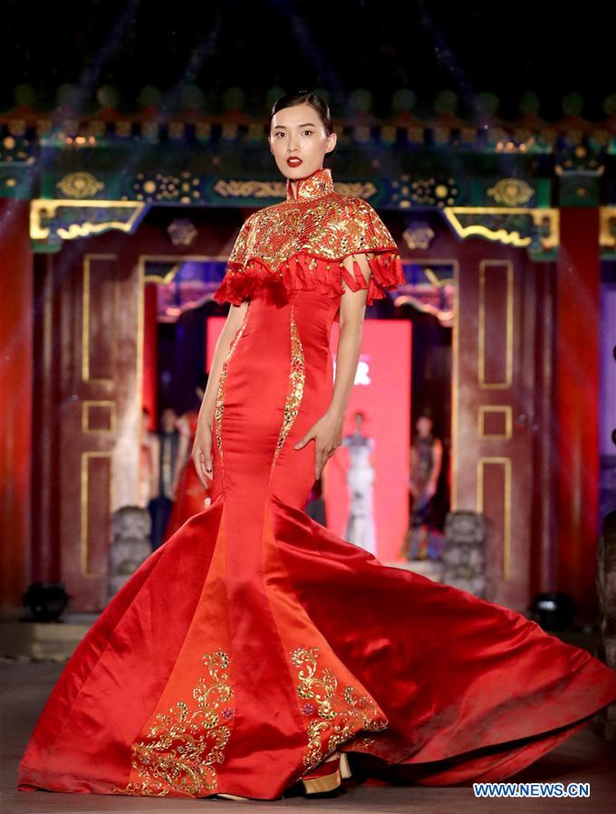 Creations of Suzhou embroidery presented in Beijing