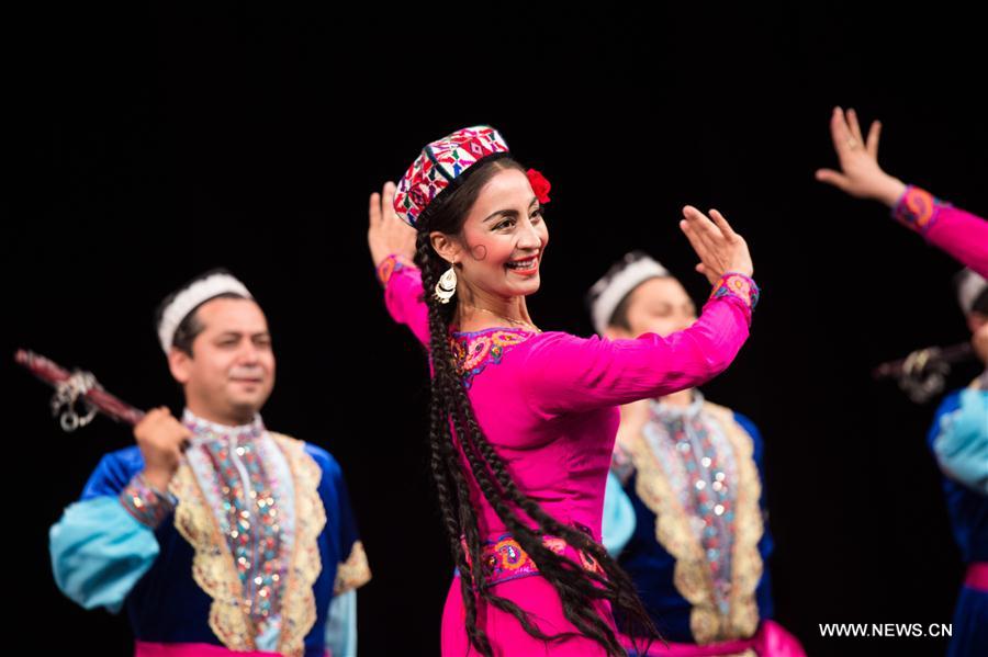 Artists from China's Xinjiang give performance in Egypt