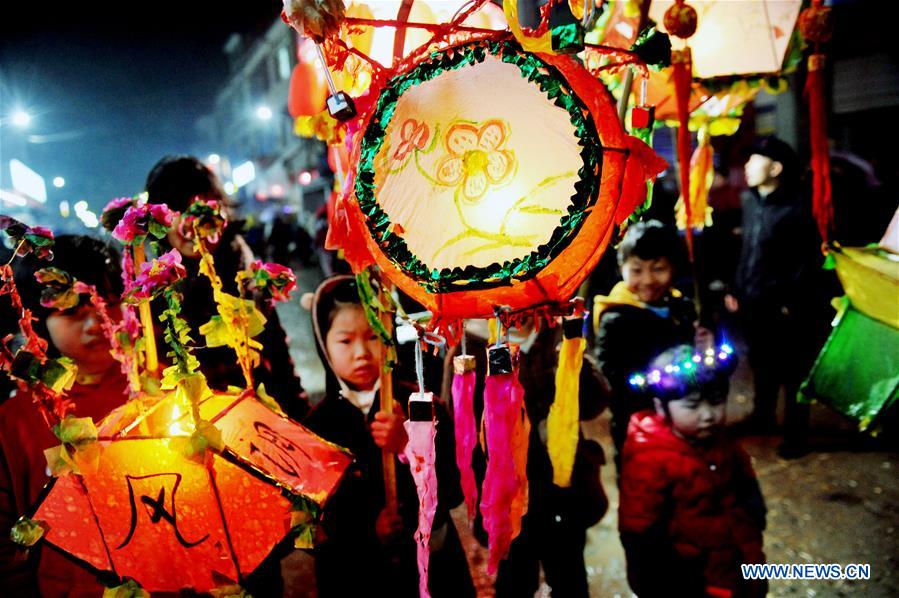 People perform folk dance nationwide during Spring Festival