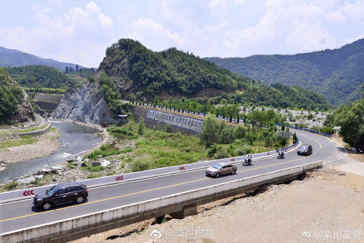 Eco-friendly rural tourism helps lift villagers in Central China out of poverty