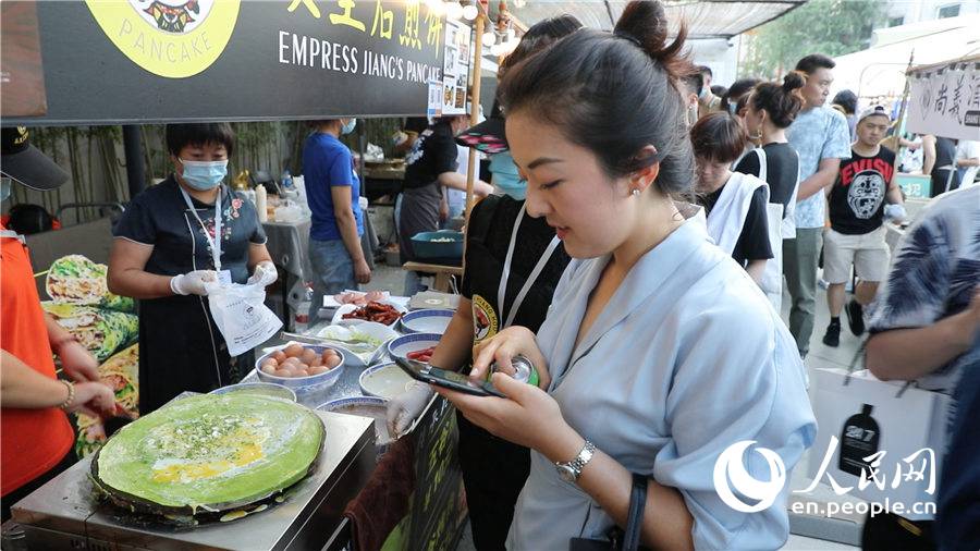 Pancake brands from home and abroad assemble for Beijing festival