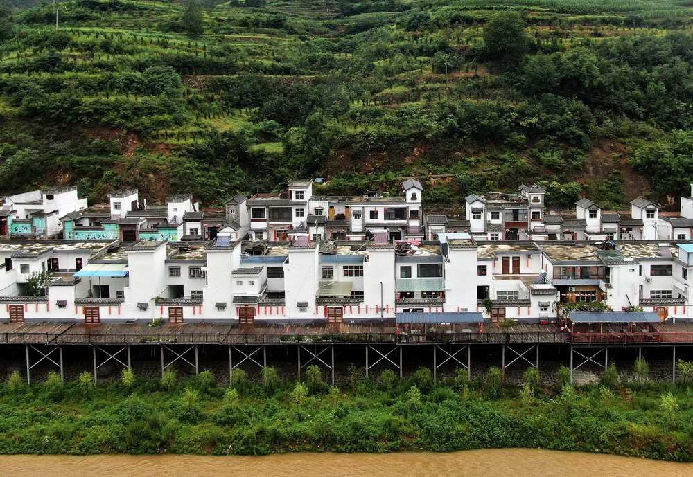 Aerial photo shows the scenery of Sanhe village, Huangzhuang town, Songxian county in central China’s Henan province, Aug. 19, 2020. (Photo by Li An /Xinhua)