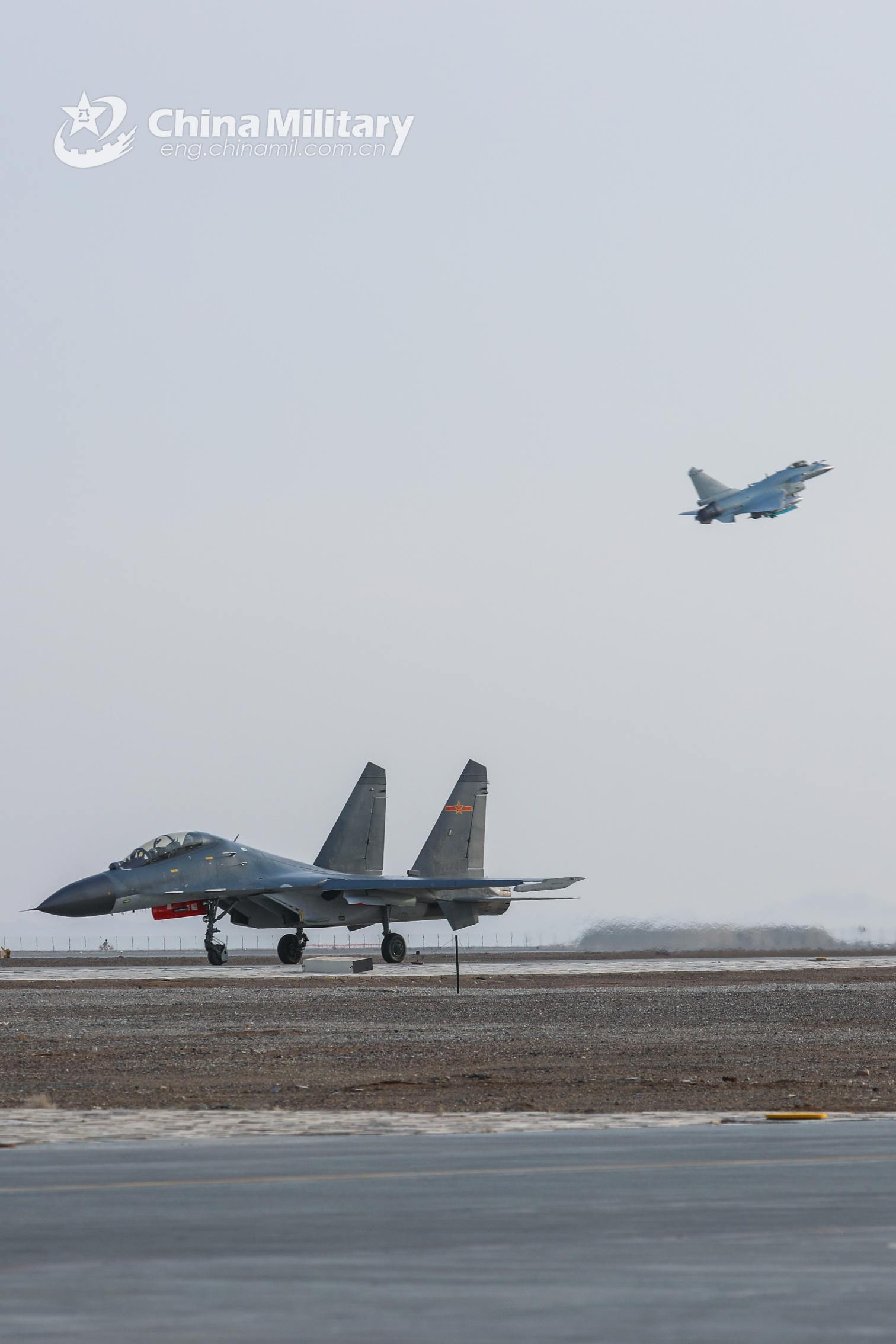 J-10 fighter jet in aerial combat training