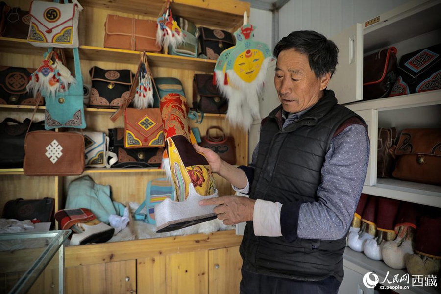 Traditional leather processing helps generate wealth for villagers in Lhasa, SW China's Tibet