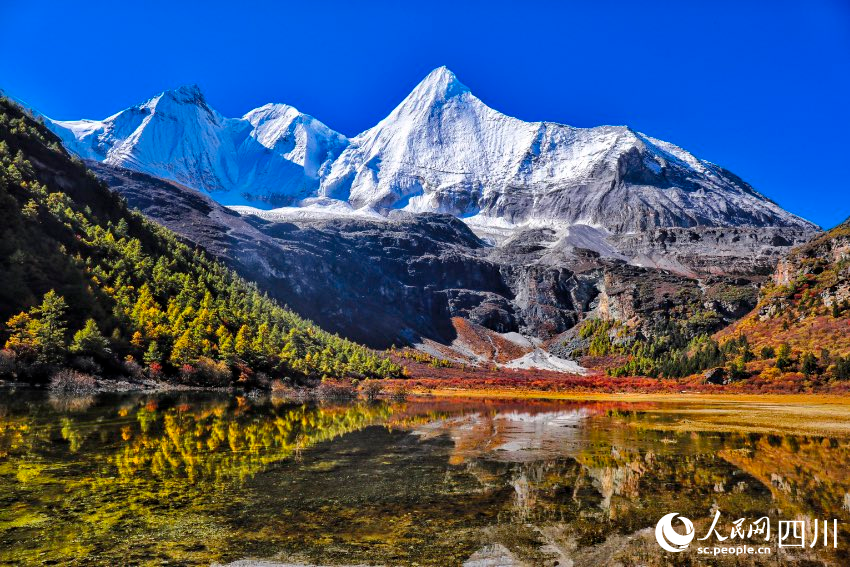 Stunning late autumn scenery in China's Garze Tibetan Autonomous Prefecture