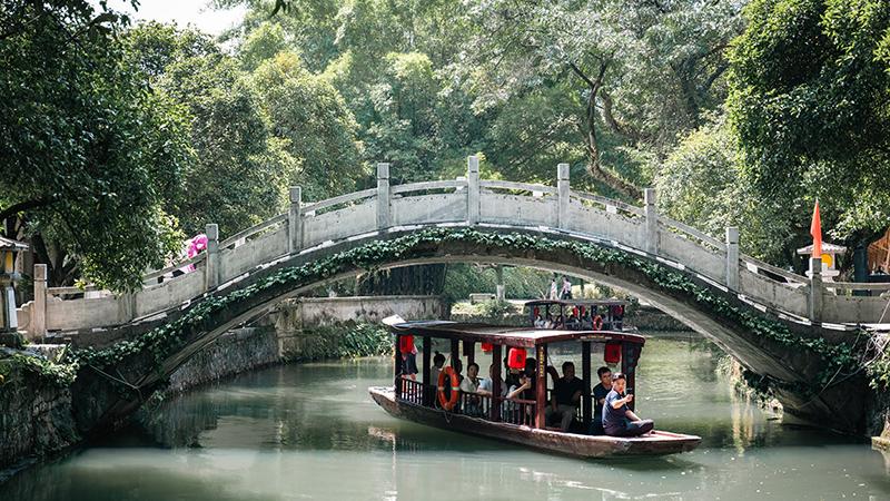 Ancient Chinese canal drives tourism boom in S China's Guangxi