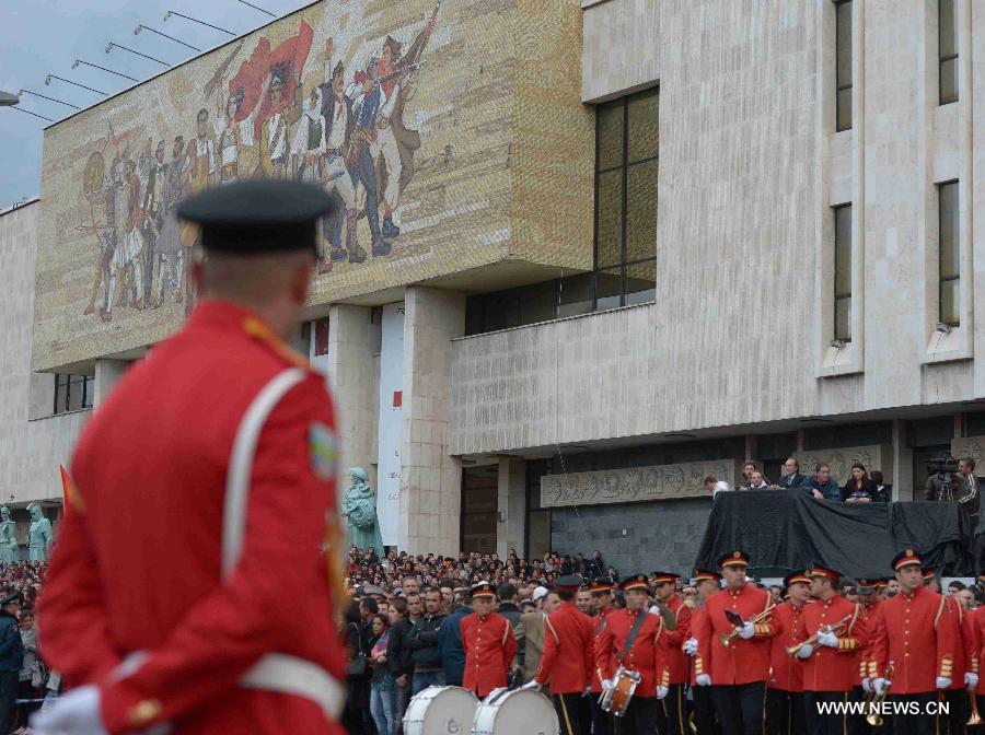 Albanian people take part in the celebration marking the country's 100th anniversary of independence, in Tirana, Albania, Nov. 28, 2012. (Xinhua/Gent Dodoveci) 