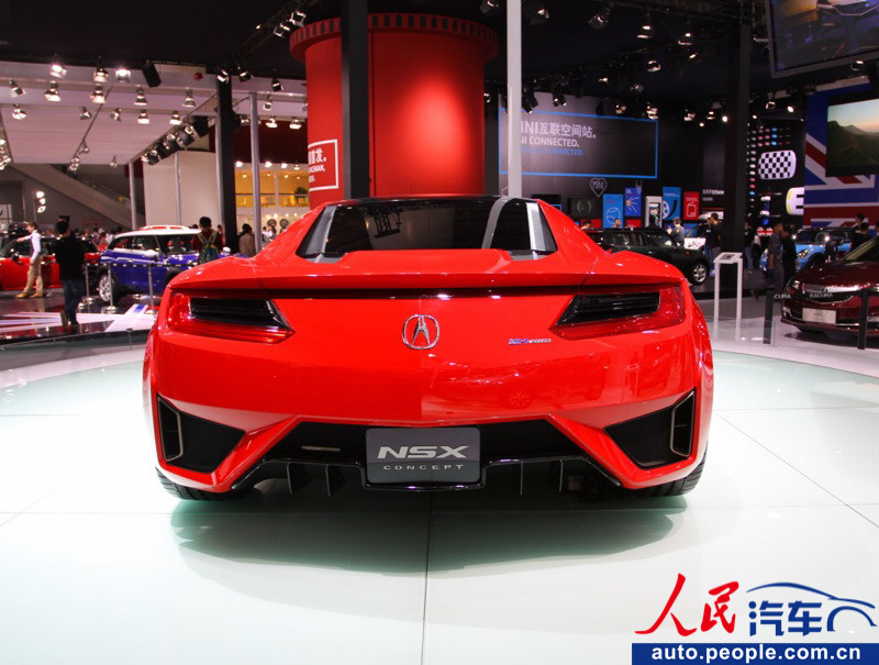 Honda's Acura NSX concept car shines at 2012 Guangzhou Auto Exhibition. (auto.people.com.cn)