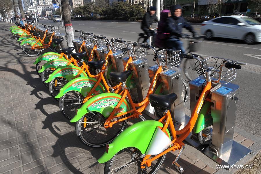 Photo taken on Dec. 5, 2012 shows a renting spot for public bikes in Taiyuan, capital of north China's Shanxi Province. Upon the end of November this year, there were 491 renting spots for public bikes in Taiyuan. A total of over 11,000 public bikes had been put into use. (Xinhua/Zhan Yan)