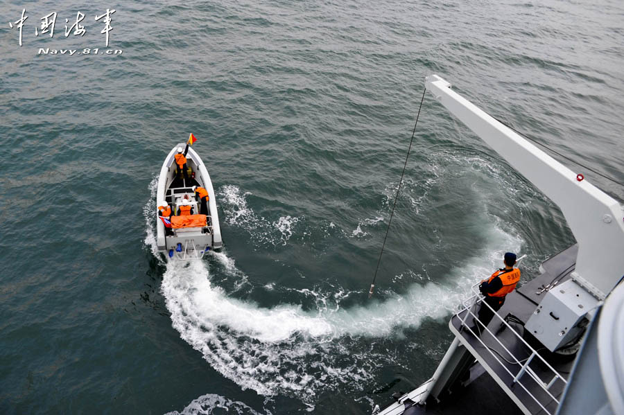 Recently, a destroyer flotilla under the North China Sea Fleet of the Navy of the Chinese People's Liberation Army (PLA) organized its ship formation to conduct actual-combat confrontation assessment in the waters of the Yellow Sea, so as to examine emergency-handling capability of its officers and men under actual-combat conditions. (Xu Haining/chinamil.com.cn)