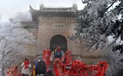 Blessing!Winter landscapes in Huashan Mountain 