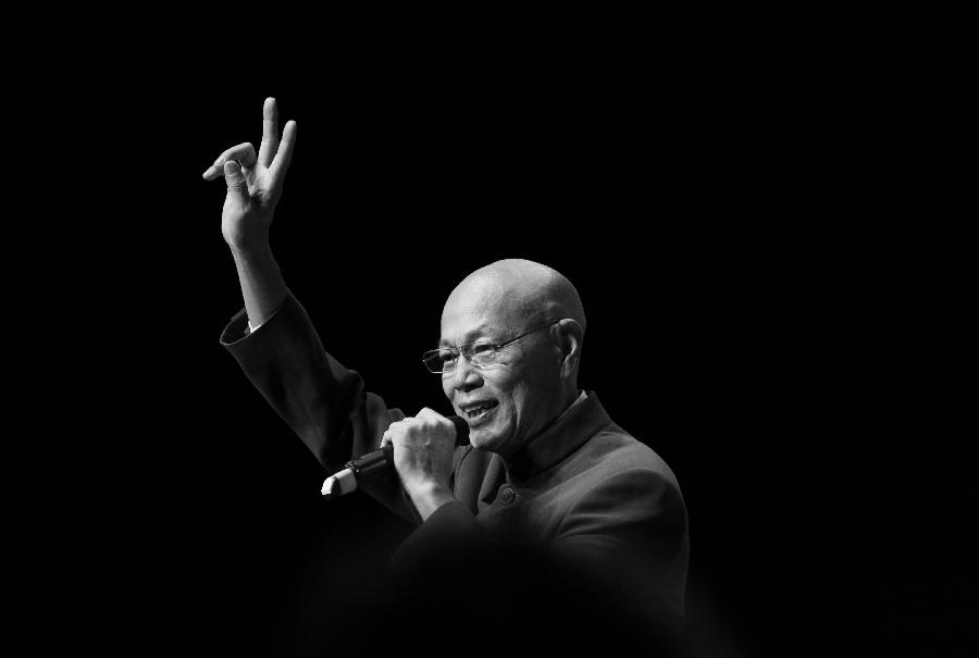 Hong Kong actor Kar-Ying Law performs during a show by China's "Cultures of China, Festival of Spring" art group in Paris, capital of France, Feb. 16, 2013. (Xinhua/Gao Jing) 