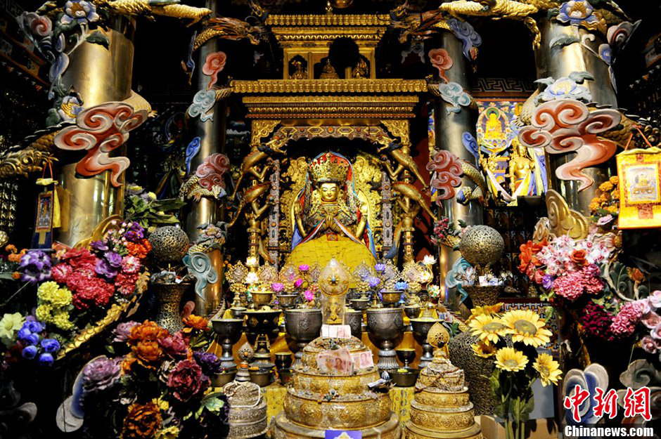 A photo of the Four-Armed Avalokitesvara bodhisattva in Guanyin Temple in Jinchuan County, Aba Tibetan A autonomous region, southwest China's Sichuan province. (Photo source: Chinanews.com/ An Yuan)