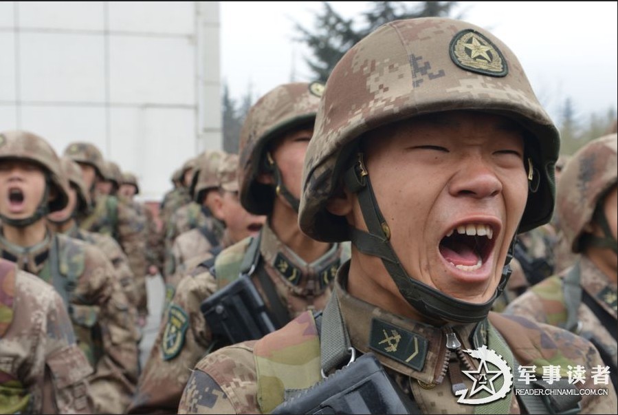 Officers and soldiers of a troop unit under the Lanzhou Military Area Command (MAC) of the Chinese People's Liberation Army (PLA) in an actual-combat readiness drill. (China Military Online/Yu Jinyuan, Yuan Hongyan)