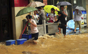 Heavy rain affects traffic in S China