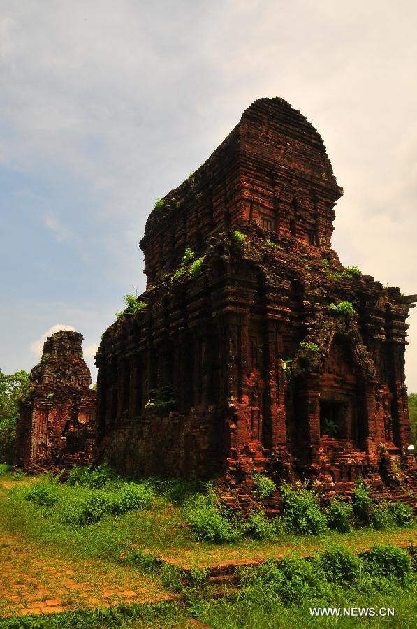 Relics of My Son Sanctuary is seen in central Vietnam, on April 29, 2013. Between the 4th and 13th centuries, a unique culture which owed its spiritual origins to Indian Hinduism developed on the coast of contemporary Vietnam. It was graphically illustrated by the remains of a series of impressive tower-temples located in My Son that was the religious and political capital of the Champa Kingdom for most of its existence. My Son Sanctuary was inscripted in UNESCO's World Cultural Heritage list in 1999. (Xinhua/Zhang Jianhua) 