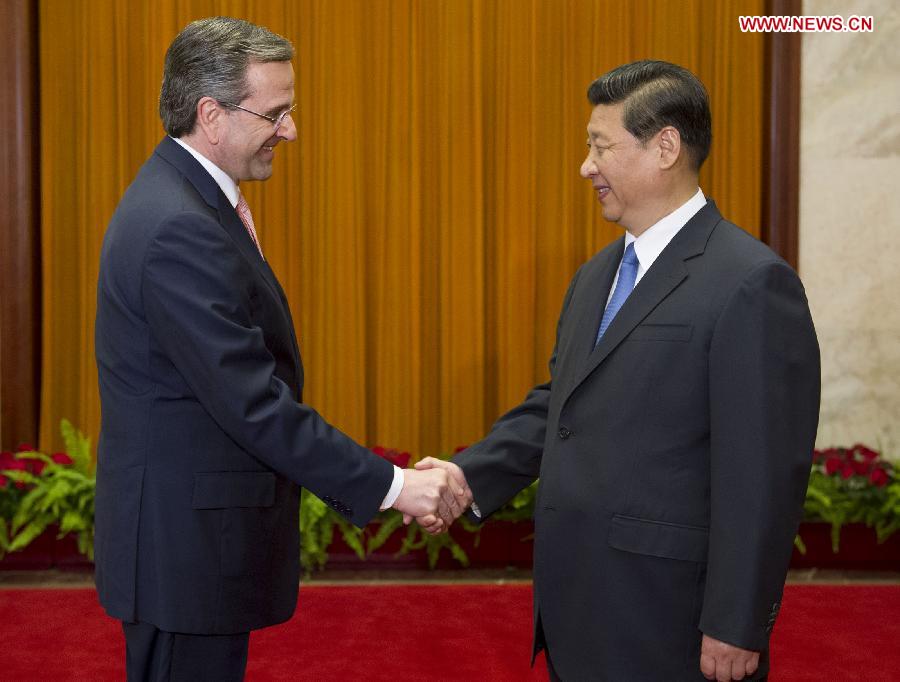 Chinese President Xi Jinping (R) meets with Greek Prime Minister Antonis Samaras in Beijing, capital of China, May 17, 2013. (Xinhua/Huang Jingwen)