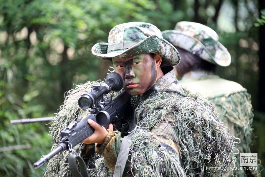 Close view of Chinese female snipers (Source: 81.cn) 