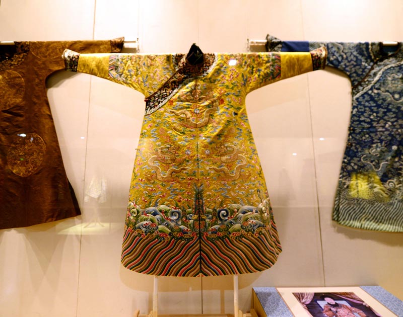 Court robes in Qing Dynasty (China Daily/Ju Chuanjiang)