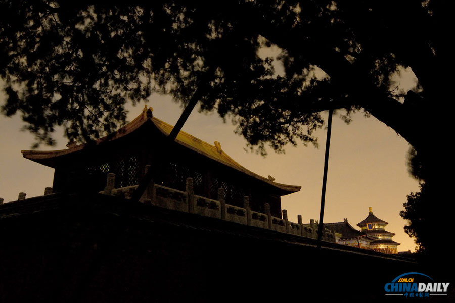 Night scene of the Temple of Heaven. (Chinadaily.com.cn/Jia Yue)