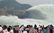 Water gush out of Xiaolangdi Reservoir 