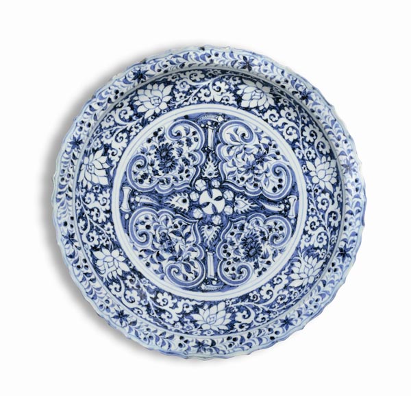 A plate from the Yuan Dynasty (1271-1368), 45 cm diameter. (China Daily)