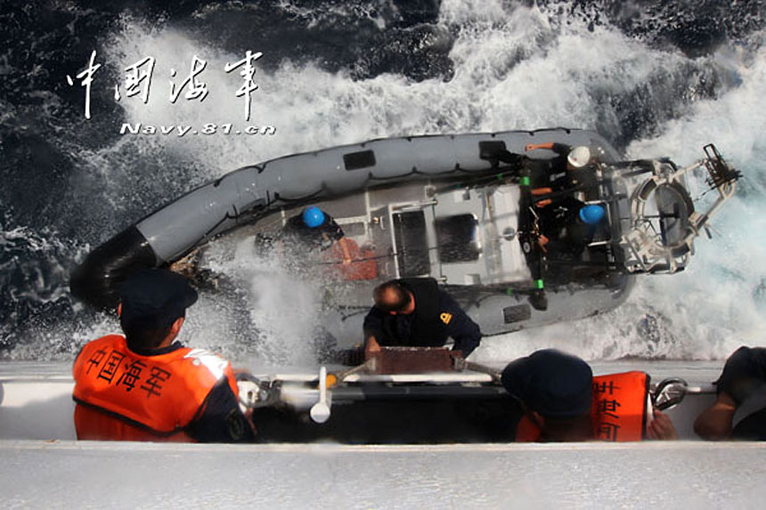 "Peace Ark" provides medical treatment for foreign soldiers. It was the first time PLA Navy hospital ship "Peace Ark" provided medical treatment for foreign soldiers during its 10-day mission to Gulf of Aden. (Xinhua/Ju Zhenhua) 