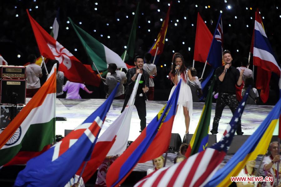 Artists perform at the closing ceremony of the 27th Universiade students Games in Kazan, 720 kilometers east of Moscow on July 17, 2013. (Xinhua/Jiang Kehong)