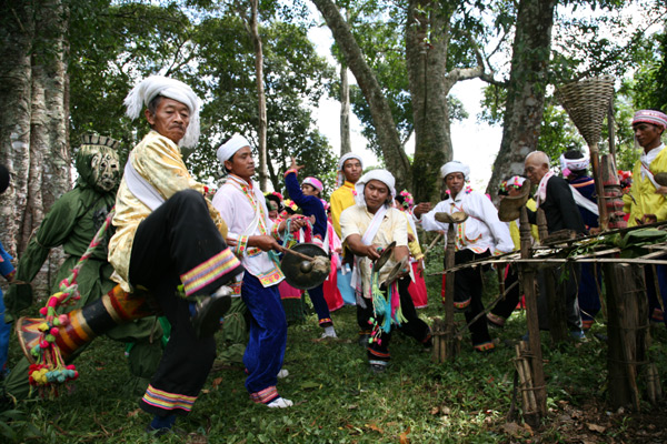 Wonderful Pu'er with diversified culture