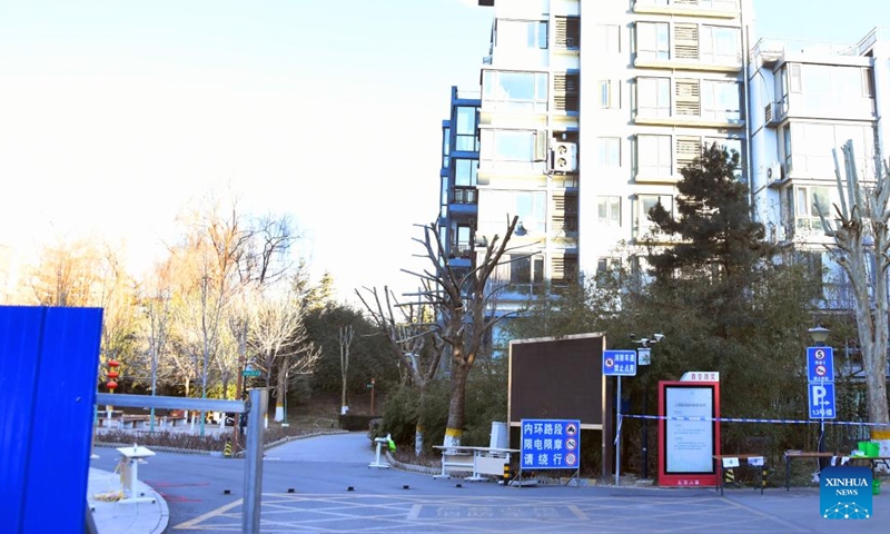 Photo taken on Jan. 16, 2022 shows the view of a residential compound under close-off management in Haidian District of Beijing, capital of China.Photo:Xinhua